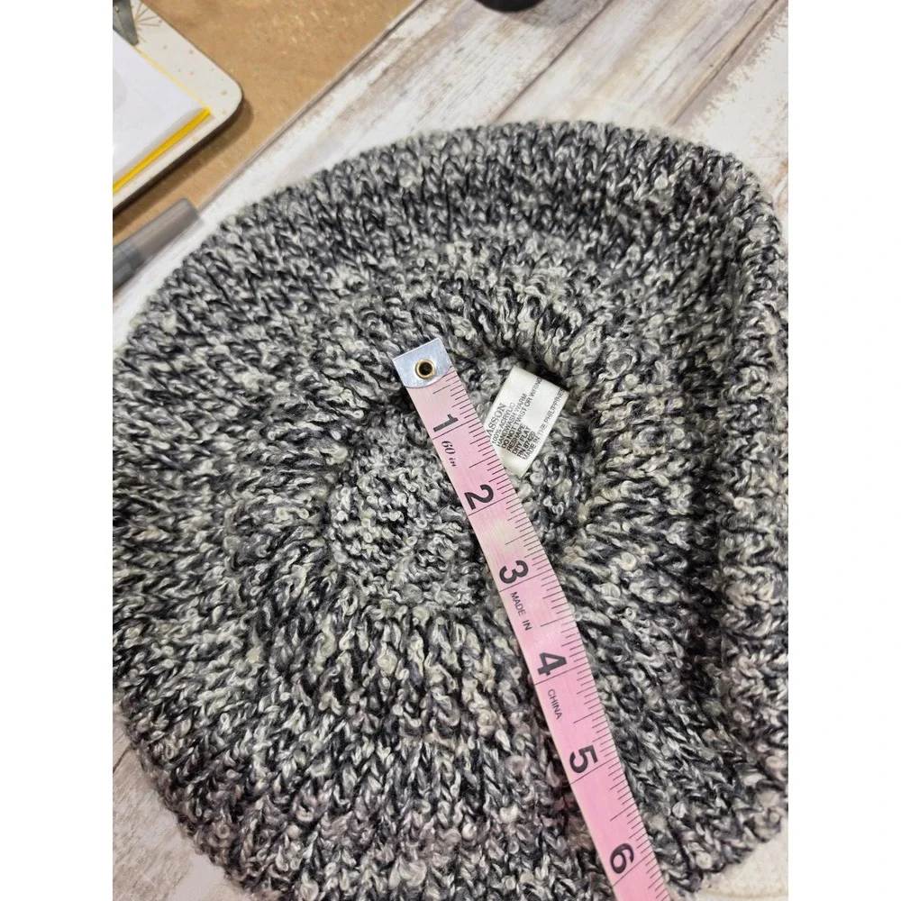 N/A one grey